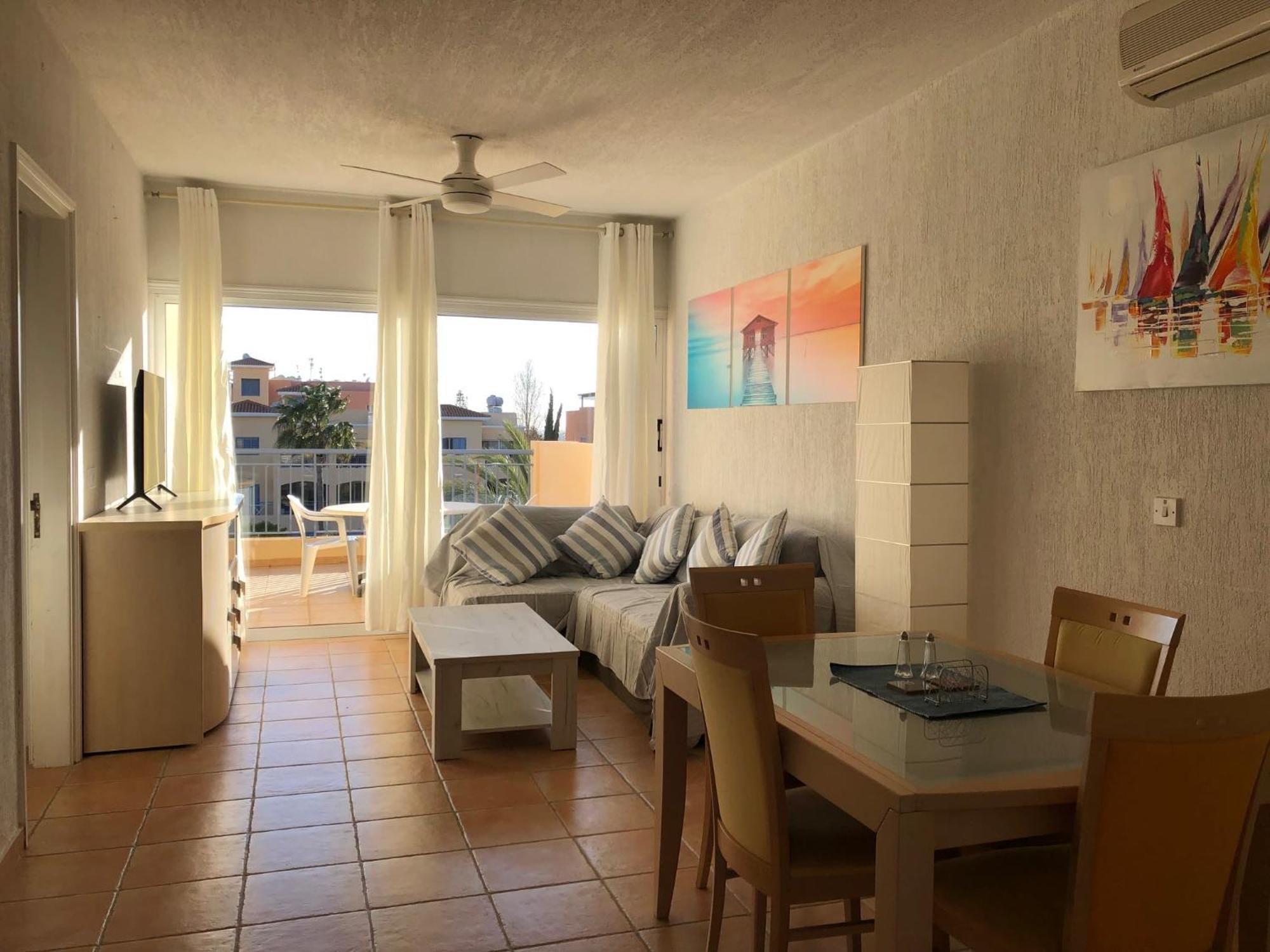 Paphos Limnaria Gardens - 1 Bedroom, Sunny Apartment With Stunning Pool Views מראה חיצוני תמונה
